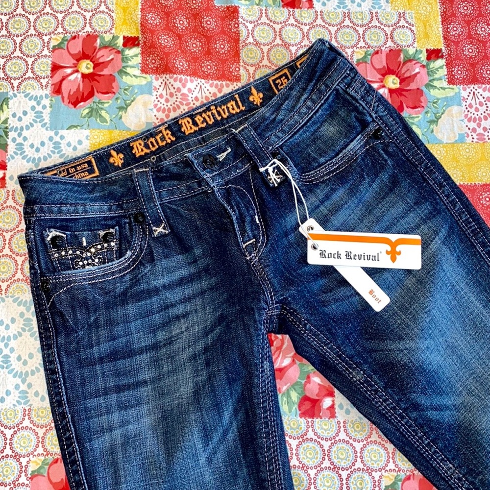 🍀NWT! Gorgeous Bling Sora Rock Revivals!